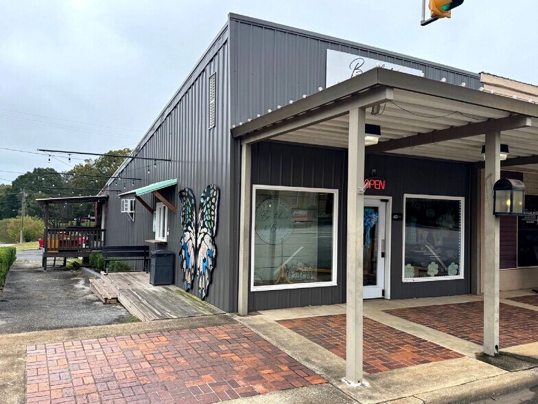 More Photos Of 40 Court Sq, Ashland Restaurant For Sale