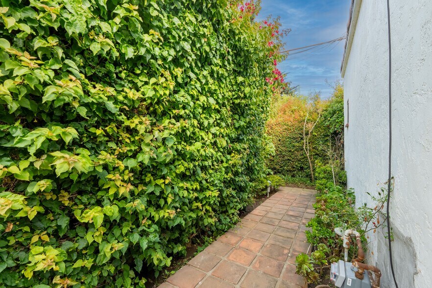 More Photos Of 1507-1509 14th St, Santa Monica Apartments For Sale