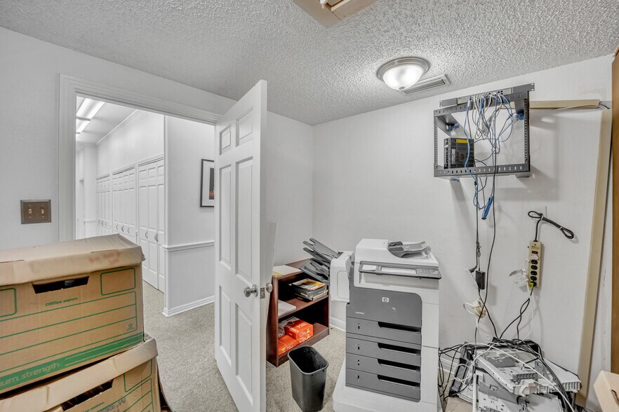 More Photos Of 721 W Abram St, Arlington Medical For Lease