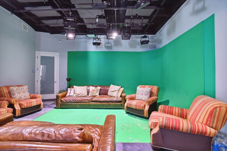 More Photos Of 3330 W Cypress St, Tampa Office For Sale