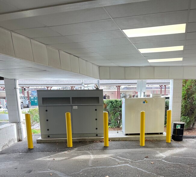 More Photos Of 208 Elm St, New Canaan General Retail For Lease