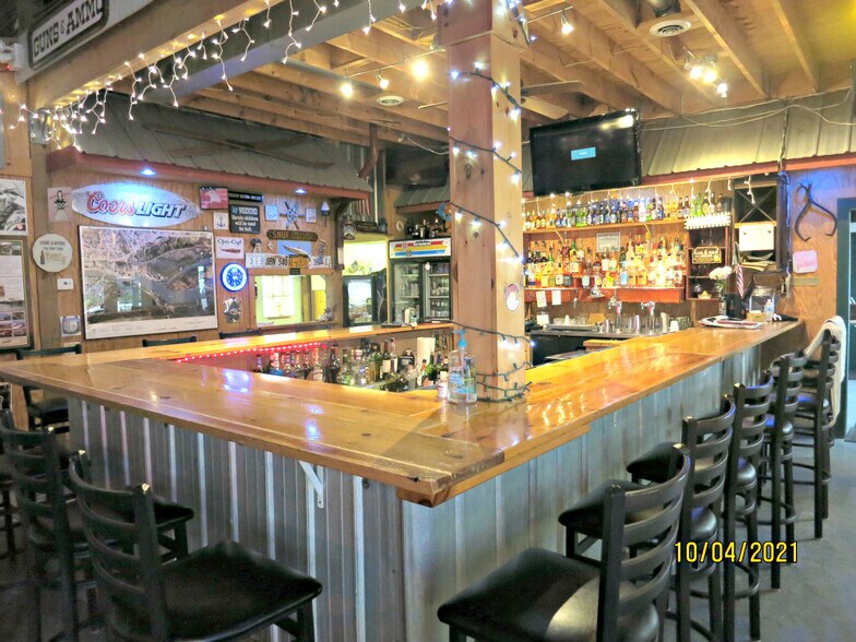 More Photos Of 7 Main St, Whitehall Marina For Sale