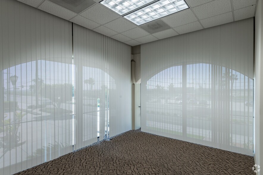More Photos Of 2999 Westminster Ave, Seal Beach Medical For Lease