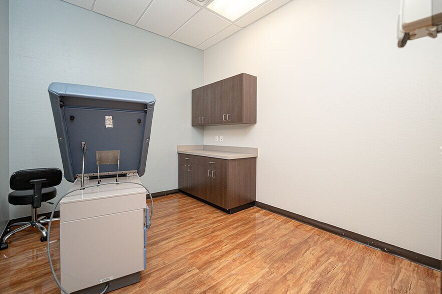 More Photos Of 4338 W Thomas Rd, Phoenix Storefront For Sale