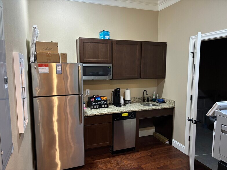 More Photos Of 1067 Fm 306, New Braunfels Medical For Lease
