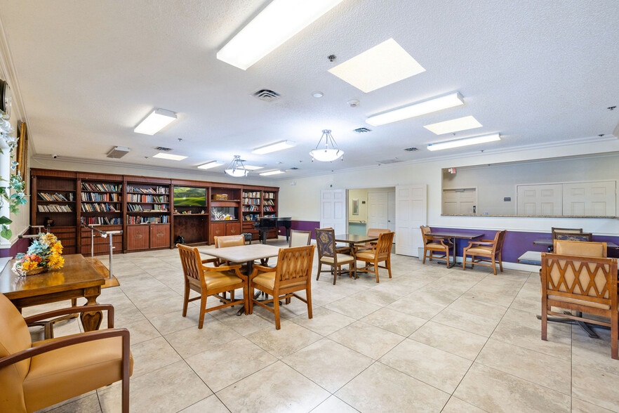 More Photos Of 151 SW 1st St, Dania Beach Assisted Living For Lease