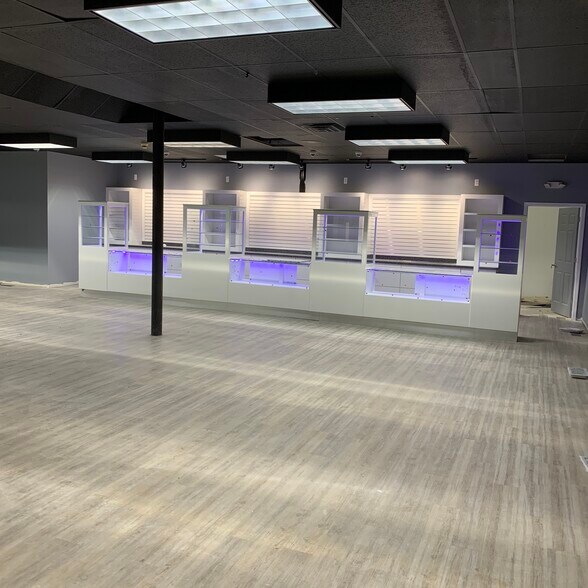 More Photos Of 821 Washington Ave, Bay City Freestanding For Lease