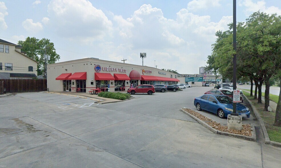 More Photos Of 4720-4728 Richmond Ave, Houston Unknown For Lease