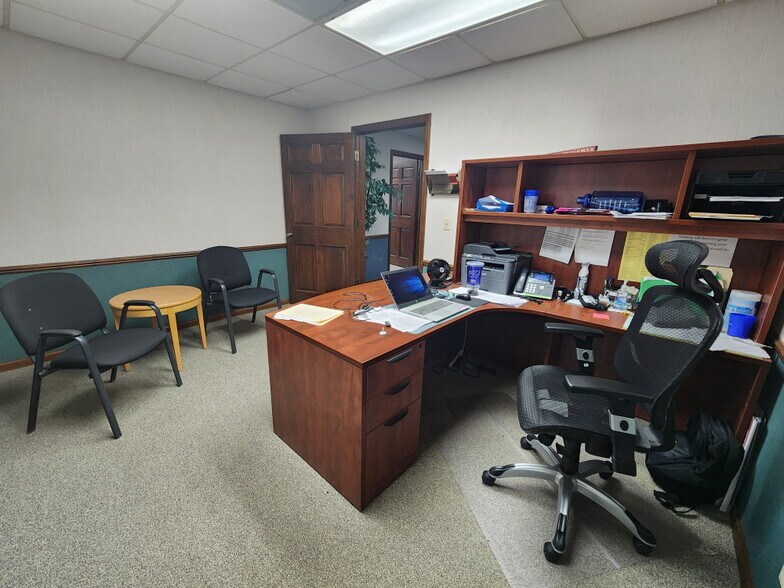 More Photos Of 105-107 S Madison St, Green Bay Office For Lease