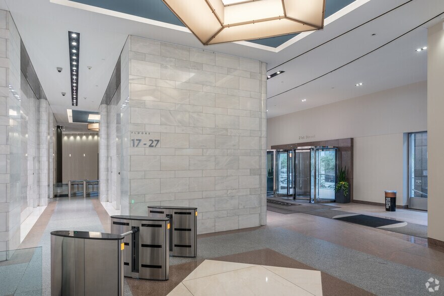 More Photos Of 2005 Market St, Philadelphia Office For Lease