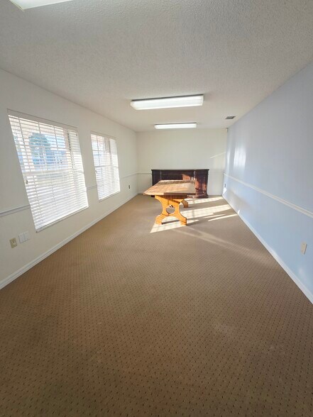 More Photos Of 437-443 Gaston Foster Rd, Orlando Office For Sale