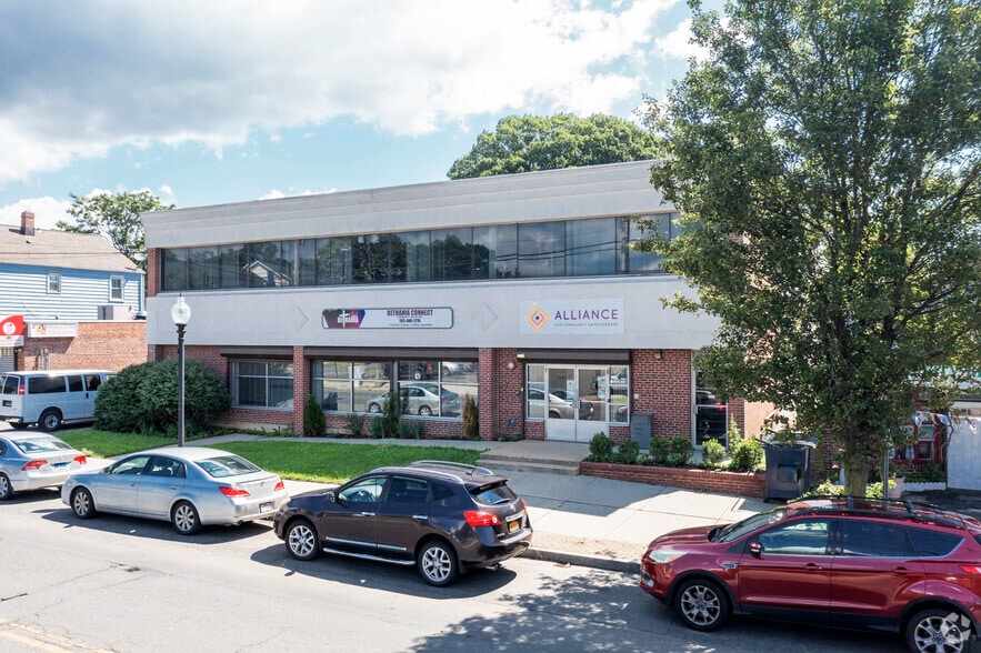 More Photos Of 1862 E Main St, Bridgeport Light Distribution For Sale