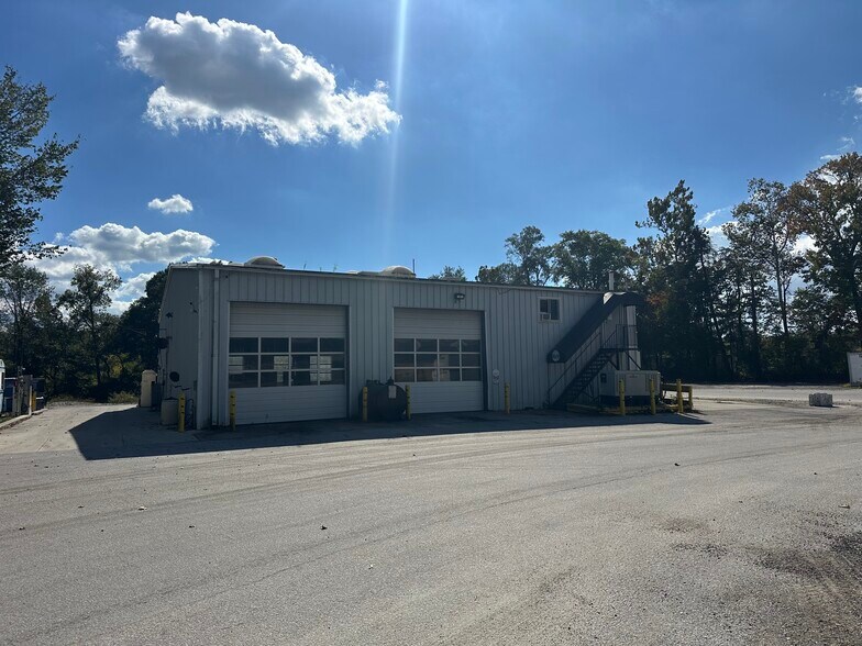 Primary Photo Of 8271 Brock Bridge Rd, Laurel Warehouse For Lease