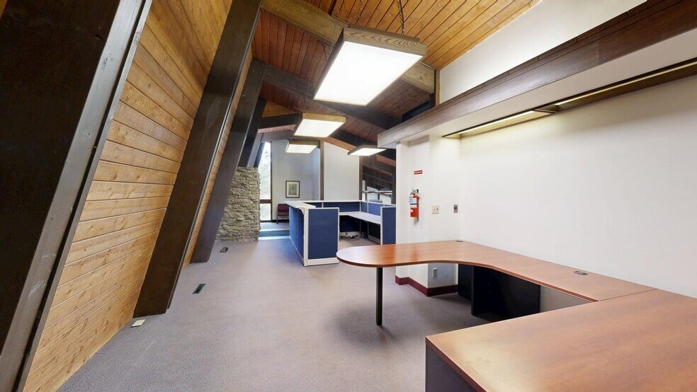 More Photos Of 11 E Airport Rd, Billings Office For Sale