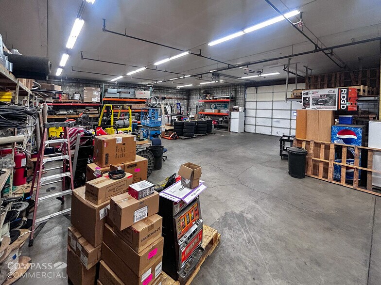 More Photos Of 1260 NE 1st St, Bend Warehouse For Lease