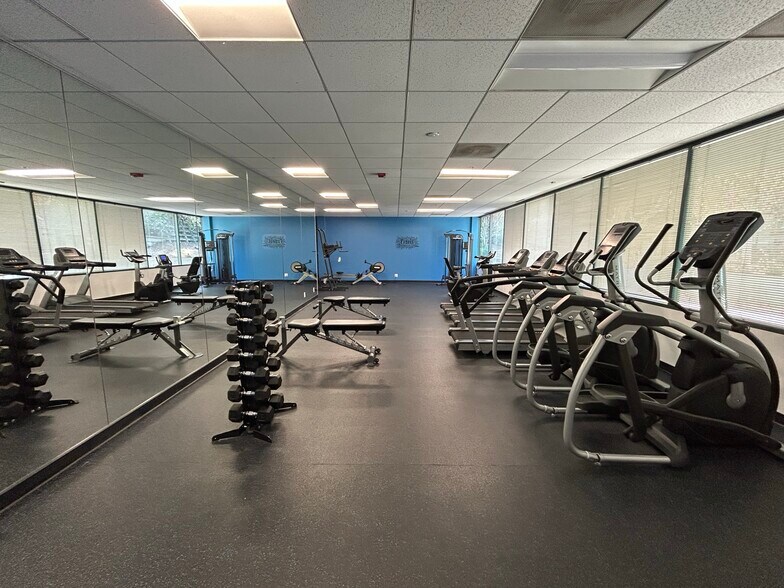 More Photos Of 500 Redwood Blvd, Novato Unknown For Lease
