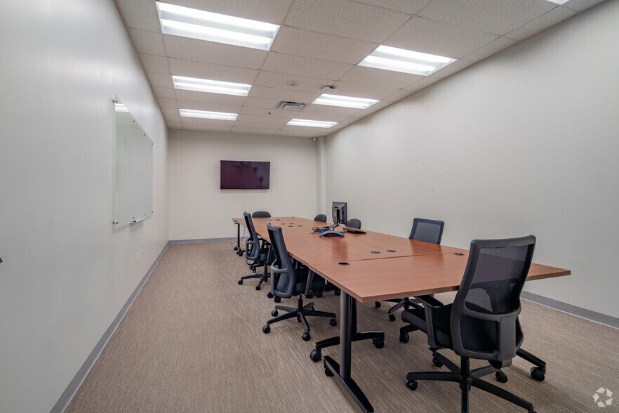 More Photos Of 10000 Rogers Run, San Antonio Office For Sale