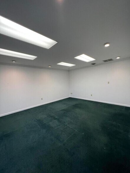 More Photos Of 230-236 Thomas More Pky, Crestview Hills Medical For Lease