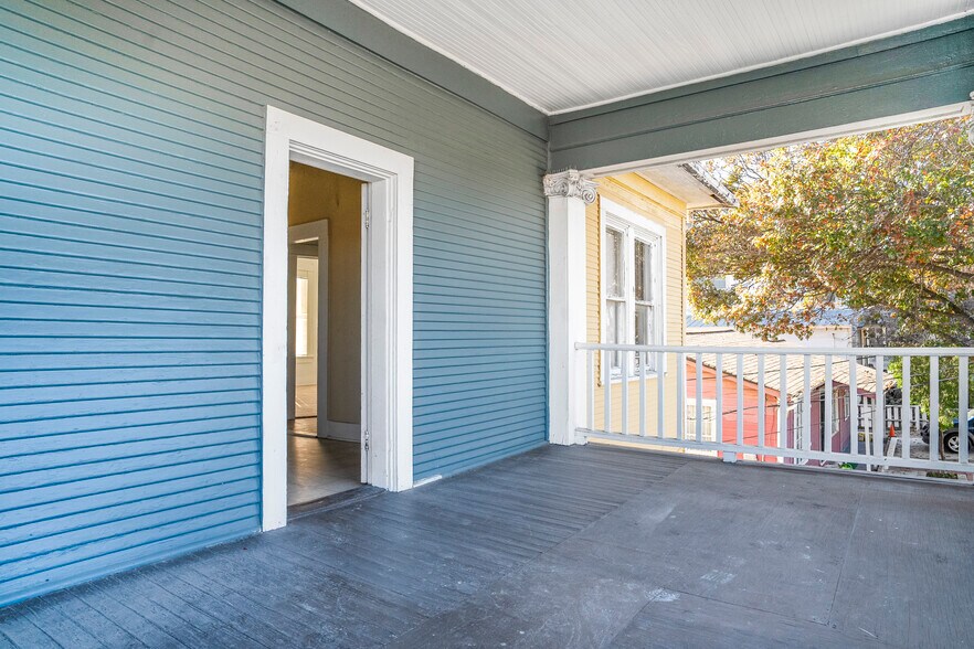 More Photos Of 1110 W Ashby Pl, San Antonio Apartments For Sale