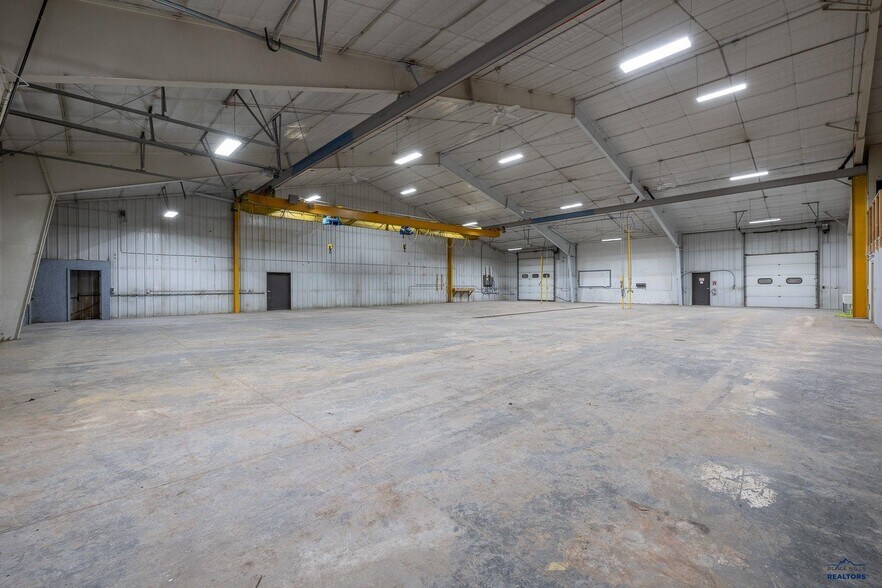 More Photos Of 27592 N 79 Hwy, Hot Springs Warehouse For Lease
