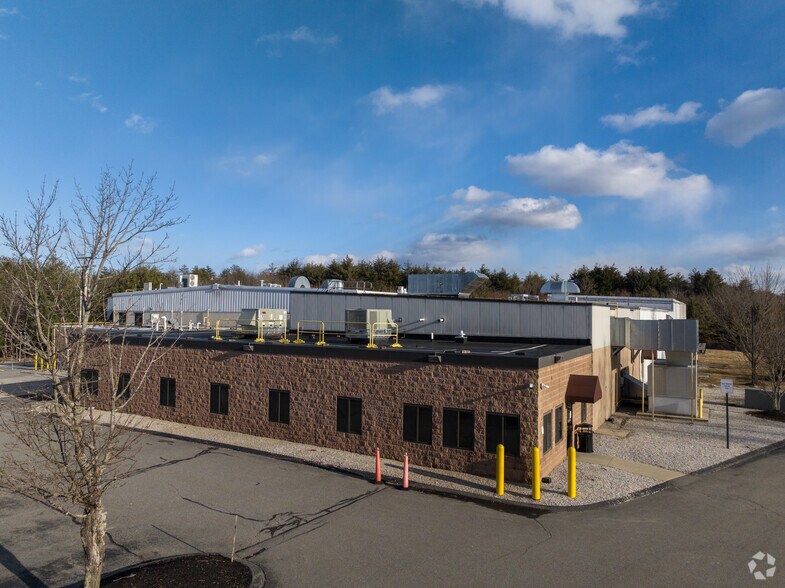 More Photos Of 299 Pepsi Rd, Manchester Food Processing For Lease