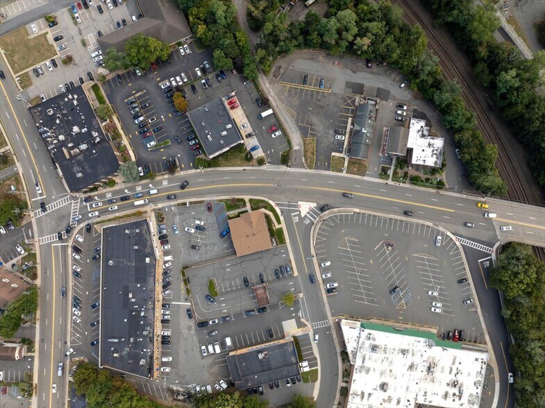 More Photos Of 24 Wyckoff Ave, Waldwick Medical For Lease