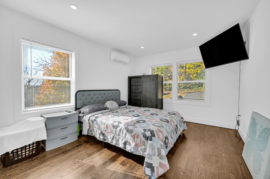 More Photos Of , Jefferson Valley Unknown For Sale