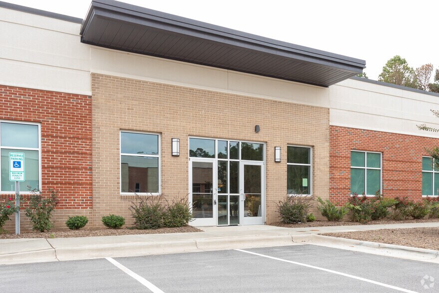 More Photos Of 2041 Energy Dr, Apex Unknown For Lease