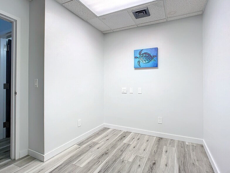 More Photos Of 405 Downing St, New Smyrna Beach Medical For Sale