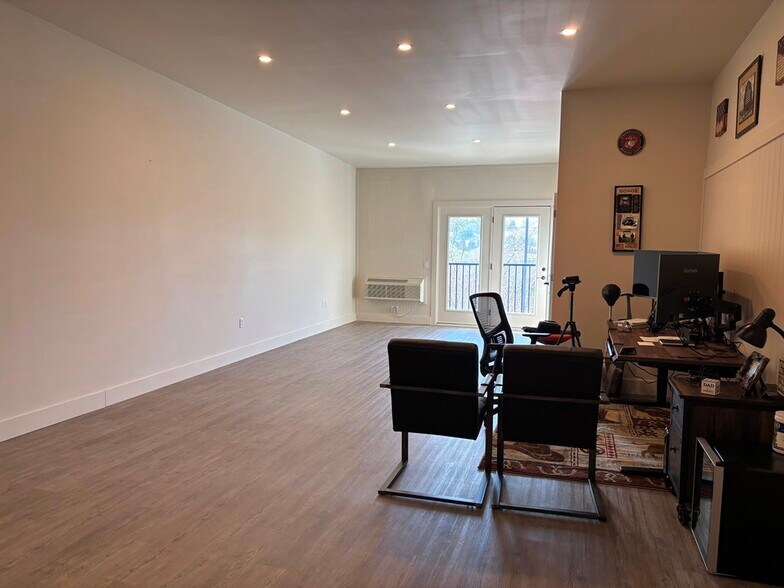 More Photos Of 2040 Winfield Dunn Pky, Sevierville General Retail For Sale