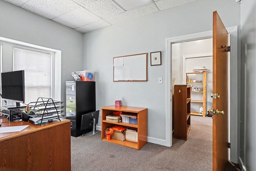 More Photos Of 8407 Richmond Hwy, Alexandria Storefront For Sale