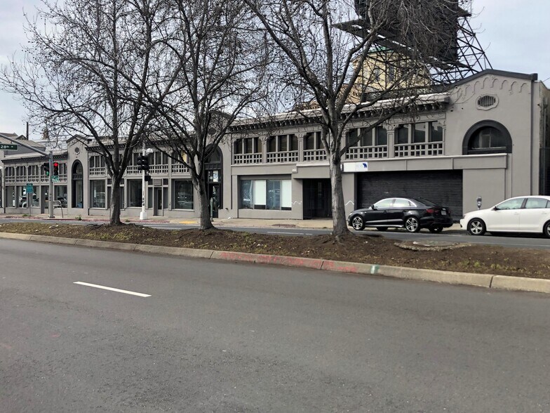 More Photos Of 2801-2825 Broadway, Oakland Auto Dealership For Lease