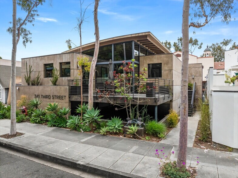 Primary Photo Of 345-349 3rd St, Laguna Beach Loft Creative Space For Sale