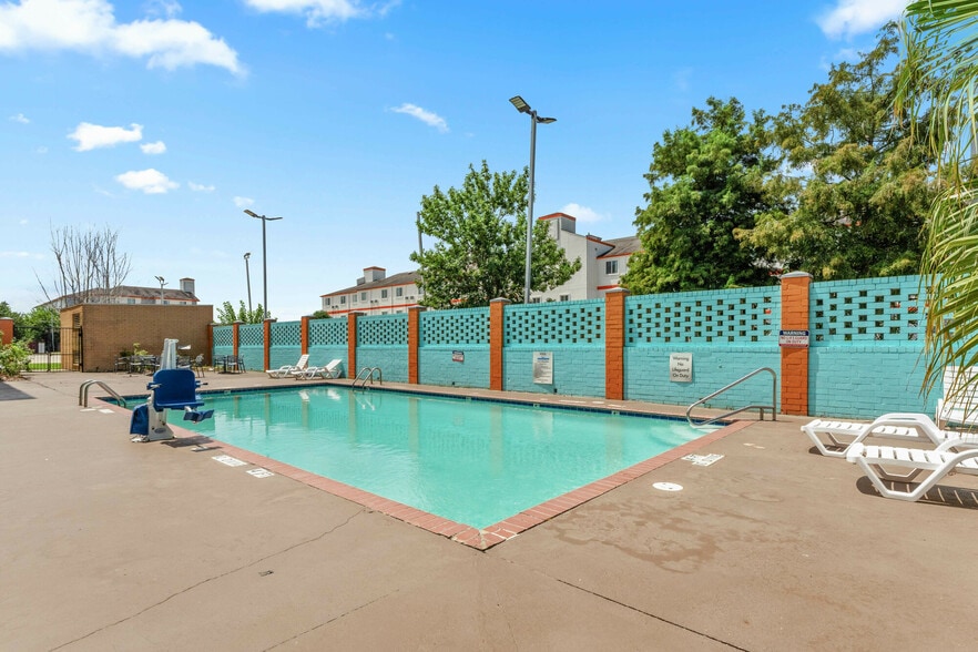 More Photos Of 12340 I-10 Service Rd, New Orleans Hotel For Sale