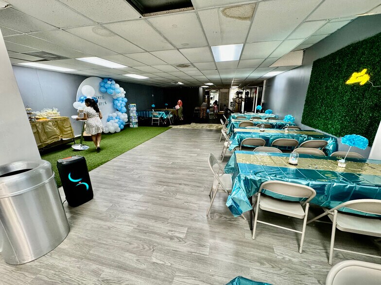 More Photos Of 7524 Hillcroft St, Houston Freestanding For Sale