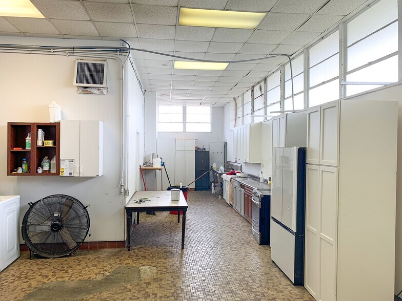 More Photos Of 315 E Ridgely St, Atmore Warehouse For Sale