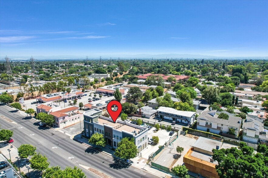 More Photos Of 2956 E Colorado Blvd, Pasadena General Retail For Lease