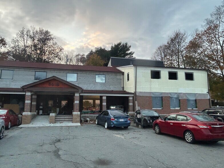 More Photos Of 861B Ashley Blvd, New Bedford Freestanding For Sale