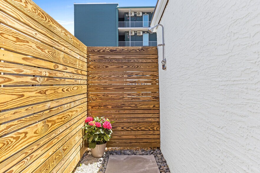 More Photos Of 112 Cape Fear Blvd, Carolina Beach Freestanding For Sale