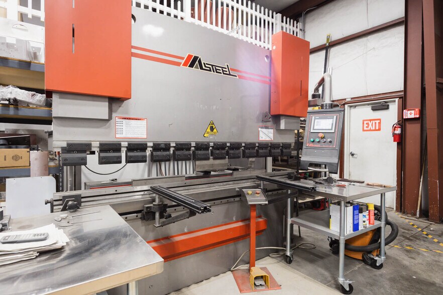 More Photos Of 2002 Fruitvale Blvd, Yakima Warehouse For Sale