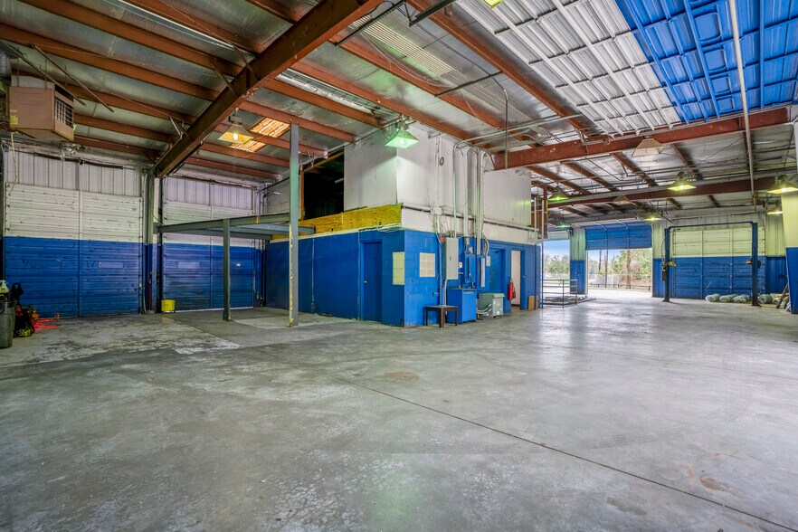 More Photos Of 80 Sorters McClellan rd, Kingwood Warehouse For Sale