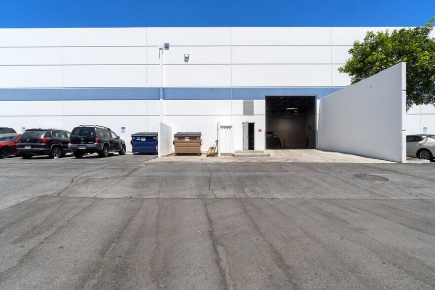 More Photos Of 1190 N Del Rio Pl, Ontario Warehouse For Sale