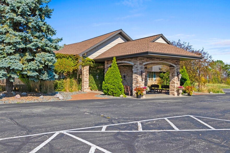 Primary Photo Of 3177 French Rd, De Pere Freestanding For Sale