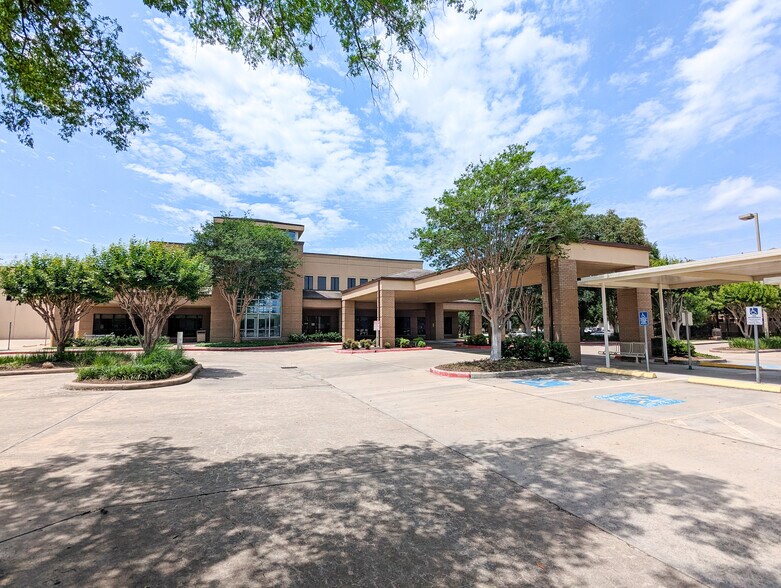 Primary Photo Of 1111 Augusta Dr, Houston Medical For Lease