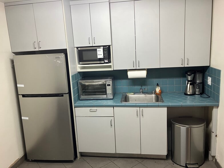 More Photos Of 1533 Wilson Ave, National City Manufacturing For Lease