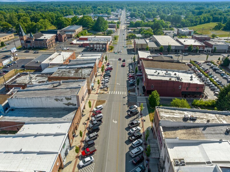 More Photos Of 122 W Lincoln St, Tullahoma Restaurant For Sale