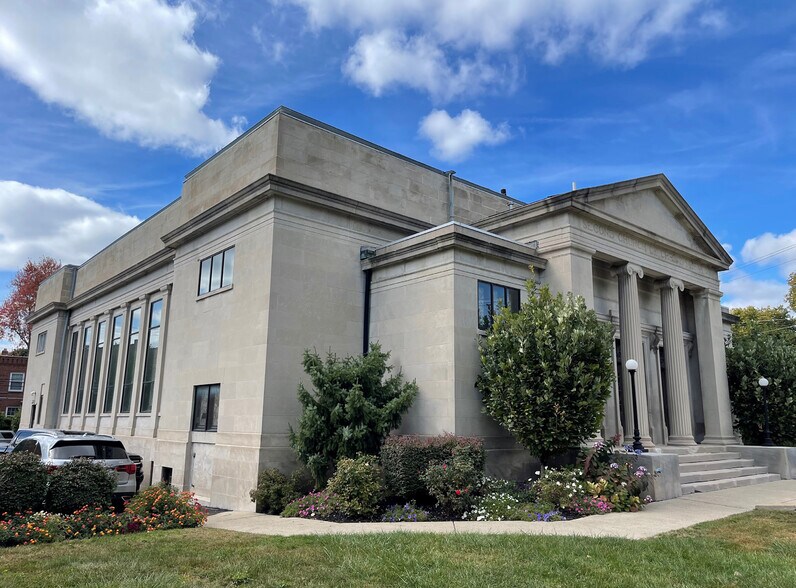 Primary Photo Of 871 N Park St, Columbus Office For Lease