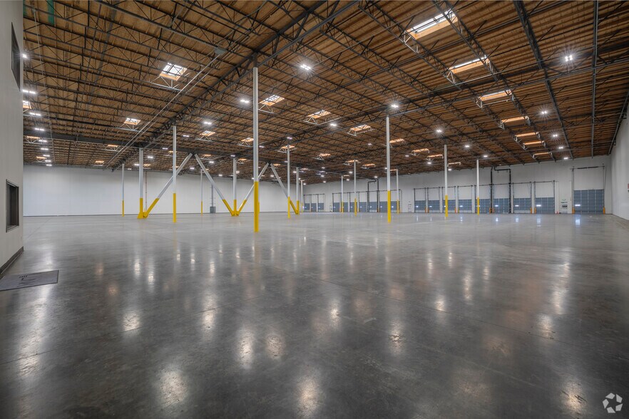 More Photos Of 2380 Williams St, San Leandro Warehouse For Lease