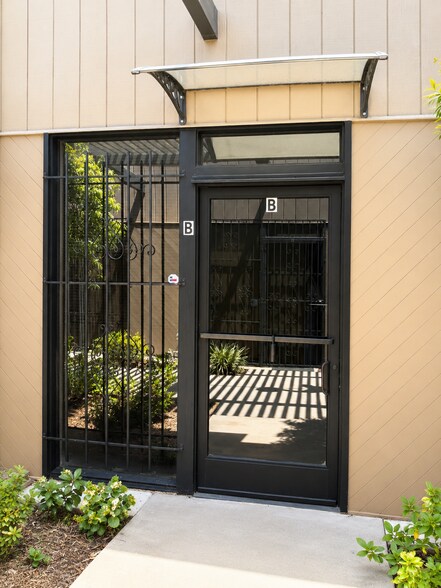 More Photos Of 9035 Eton Ave, Canoga Park Unknown For Lease