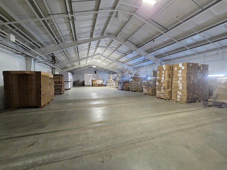 More Photos Of 55 Barnstead Rd, Pittsfield Warehouse For Lease